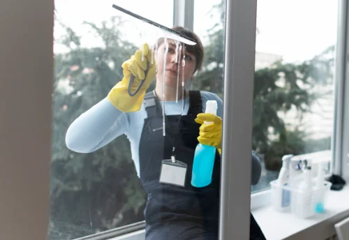 Nettoyage de vitres intérieures et extérieures à la Celette